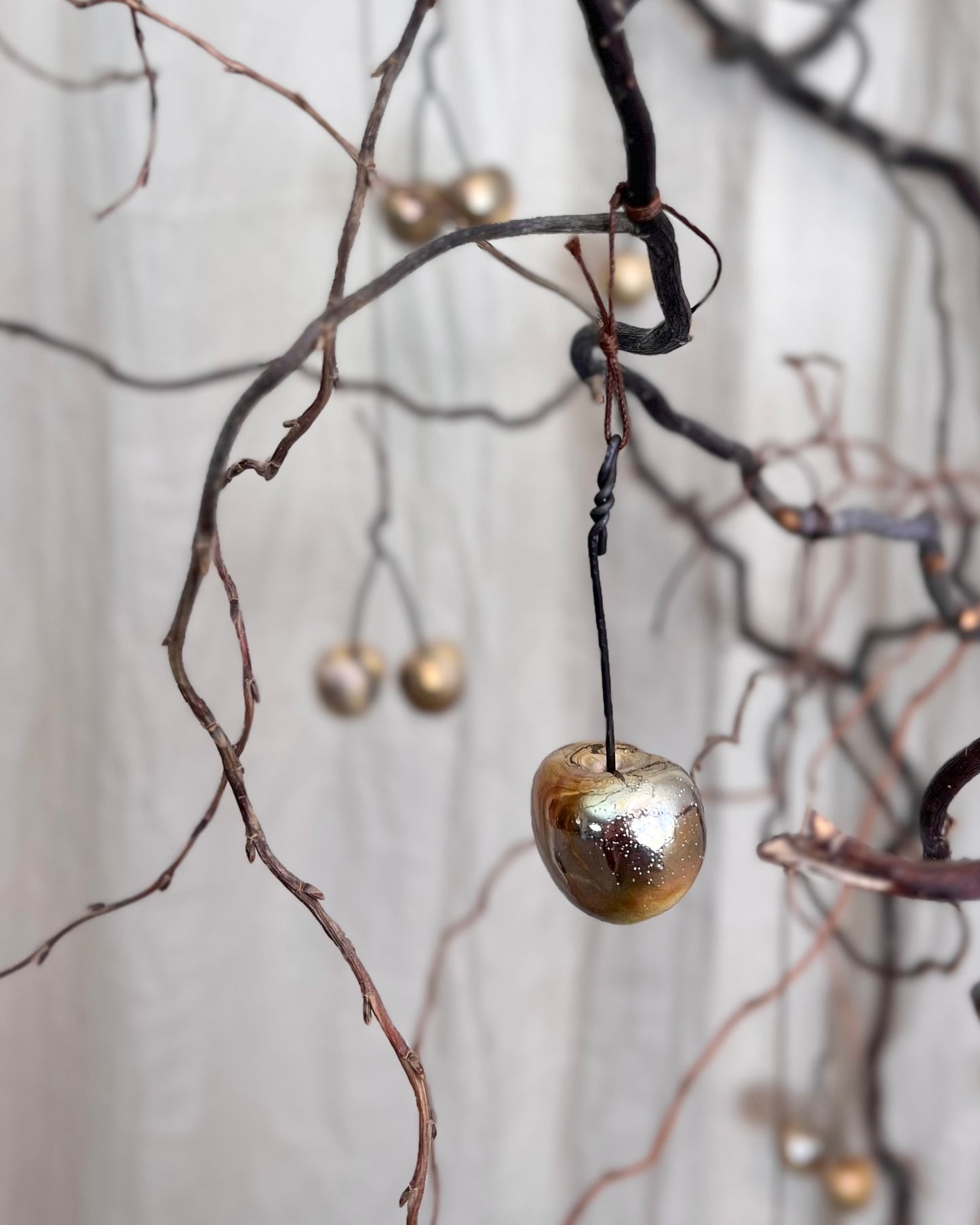 Goldene Keramikkirsche Iskra Einzel