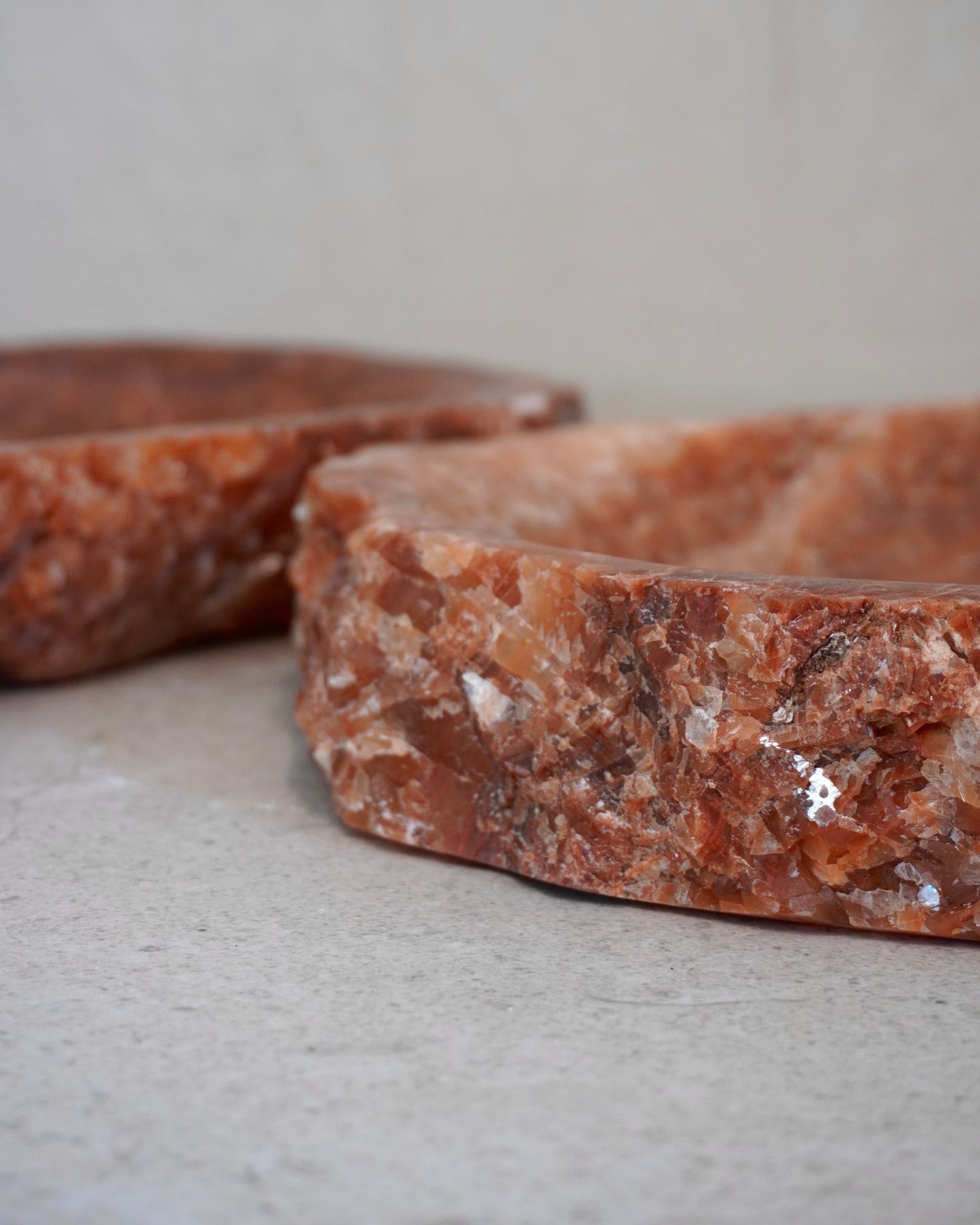 Große Calcit Schale Zorana Detailaufnahme kristalliner Rand