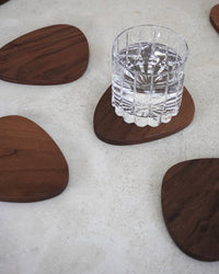Untersetzer Vida aus Holz in organischer Form, 3er Set