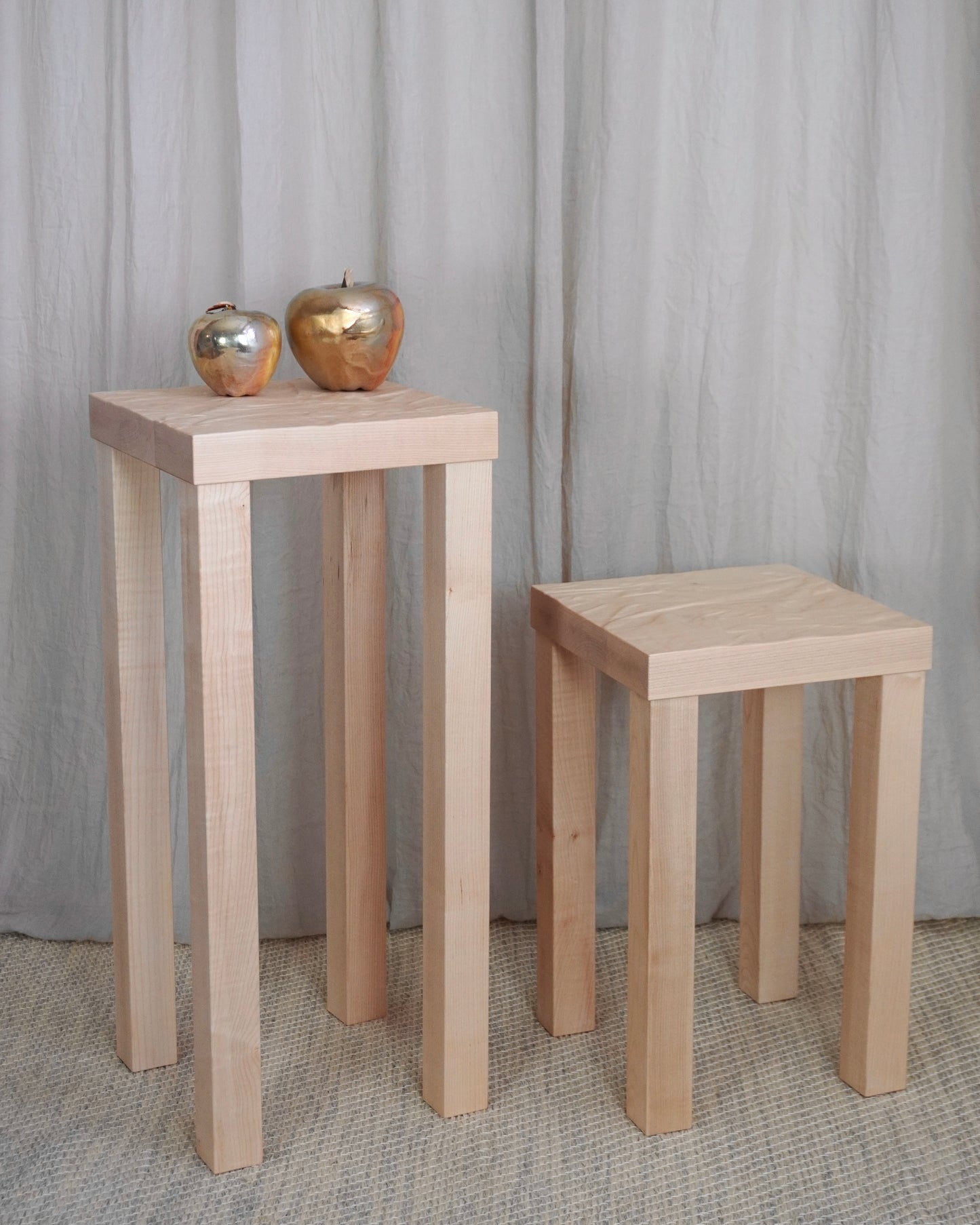 Tisch Tilen in Ahorn groß und klein