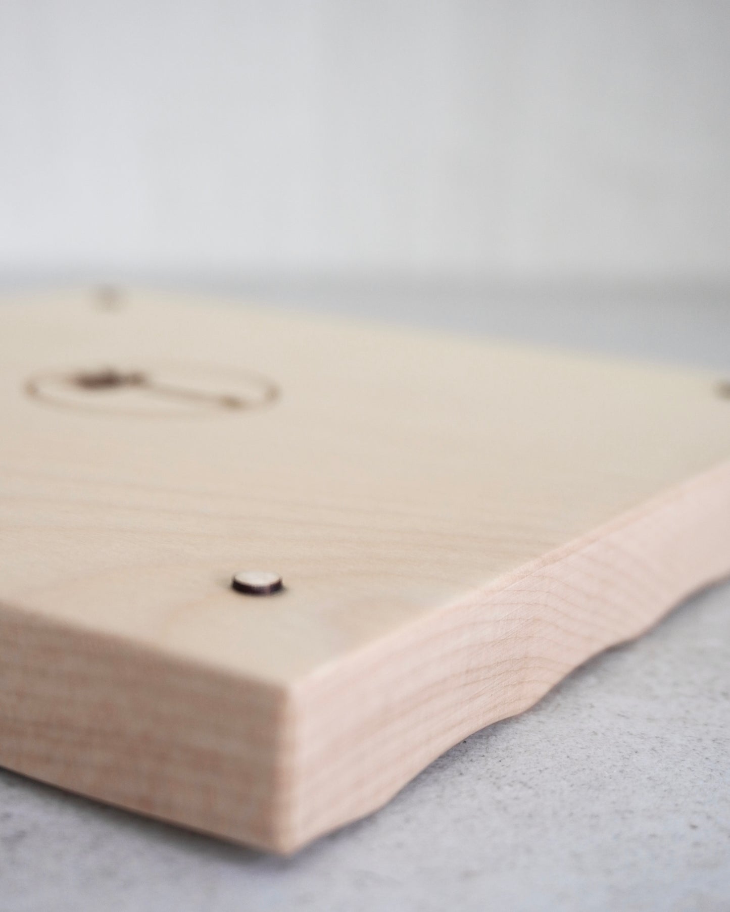 Topfuntersetzer Zala in Ahorn mit Wellenrelief Unterseite