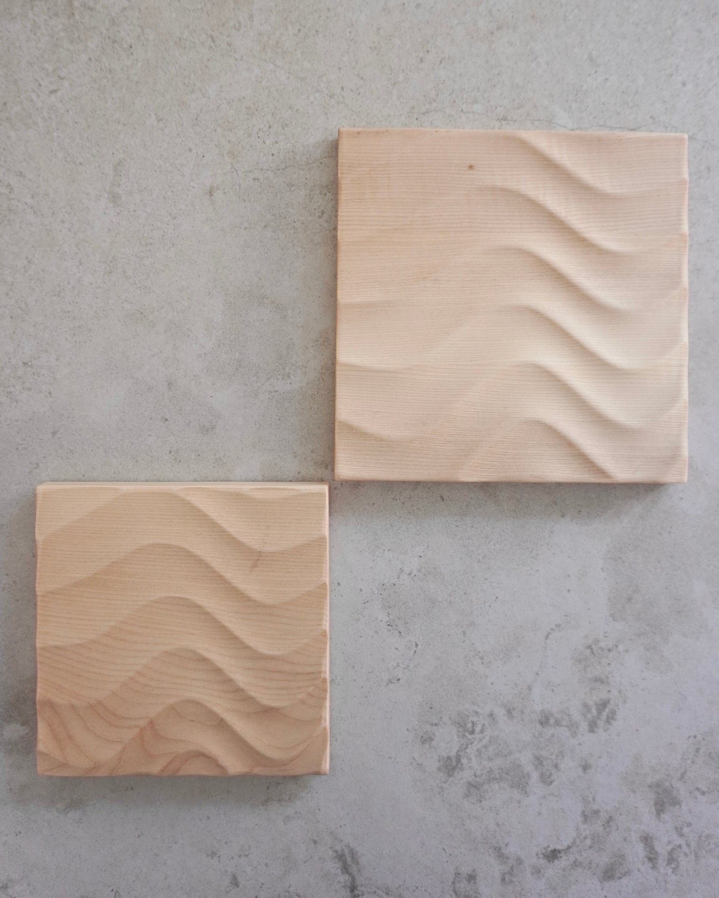 Topfuntersetzer Zala in Ahorn mit Wellenrelief groß und klein