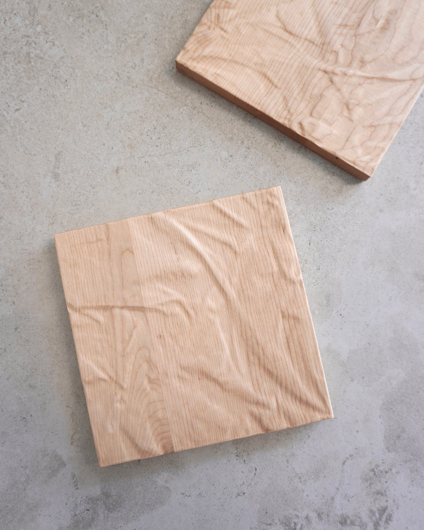 Topfuntersetzer Zoja in Ahorn mit Faltenrelief klein angeschnitten