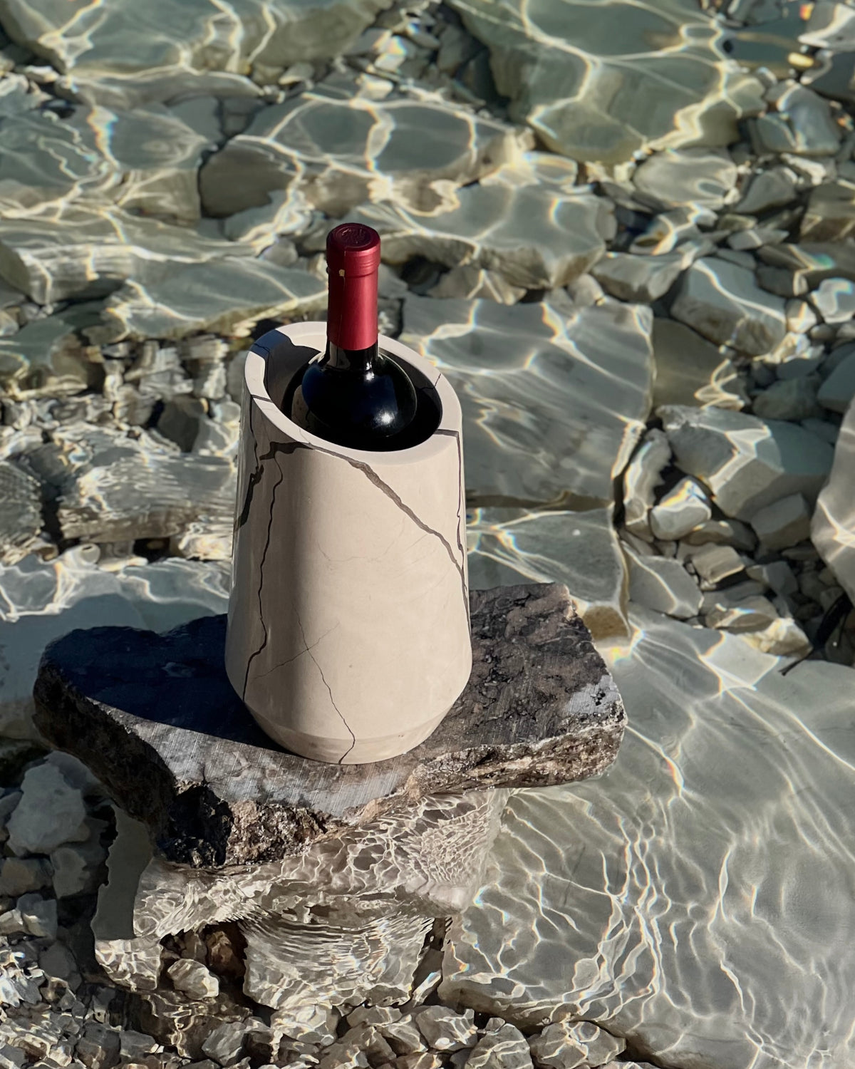 Vedran wine cooler made of solid natural stone – MINDERIO