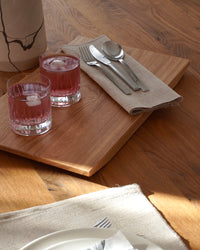 Massivholz-Tablett Lovro mit abgeschrägter Griffkante